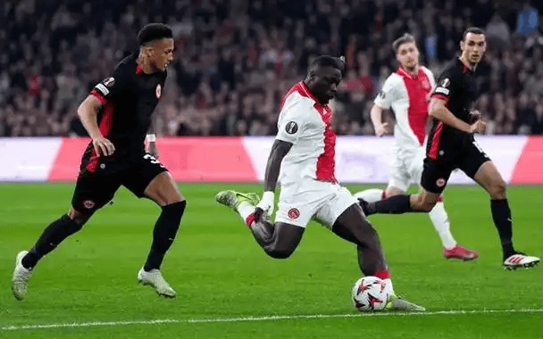 法兰克福止步第三,遇弗赖堡失去连胜势头的简单介绍 法兰克福止步第三,遇弗赖堡失去连胜势头的简单介绍