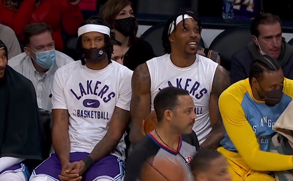 开云体育中国-鹰队员团结协作力克对手在比赛中赢球的简单介绍