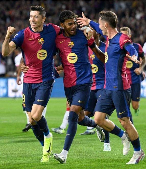 拜仁慕尼黑惨败巴塞罗那,遭遇重创 拜仁慕尼黑惨败巴塞罗那,遭遇重创