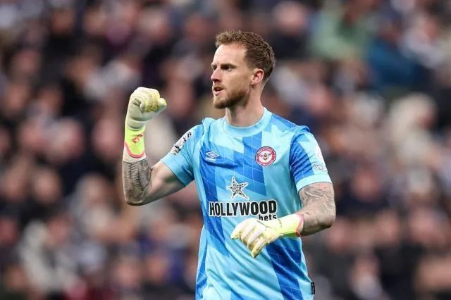 勒沃库森门将神勇扑救，立下奇功的简单介绍