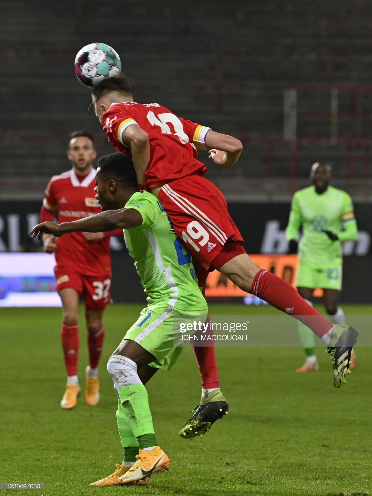 关于沃尔夫斯堡球员表现亮眼,挑战榜首位置的信息 关于沃尔夫斯堡球员表现亮眼,挑战榜首位置的信息