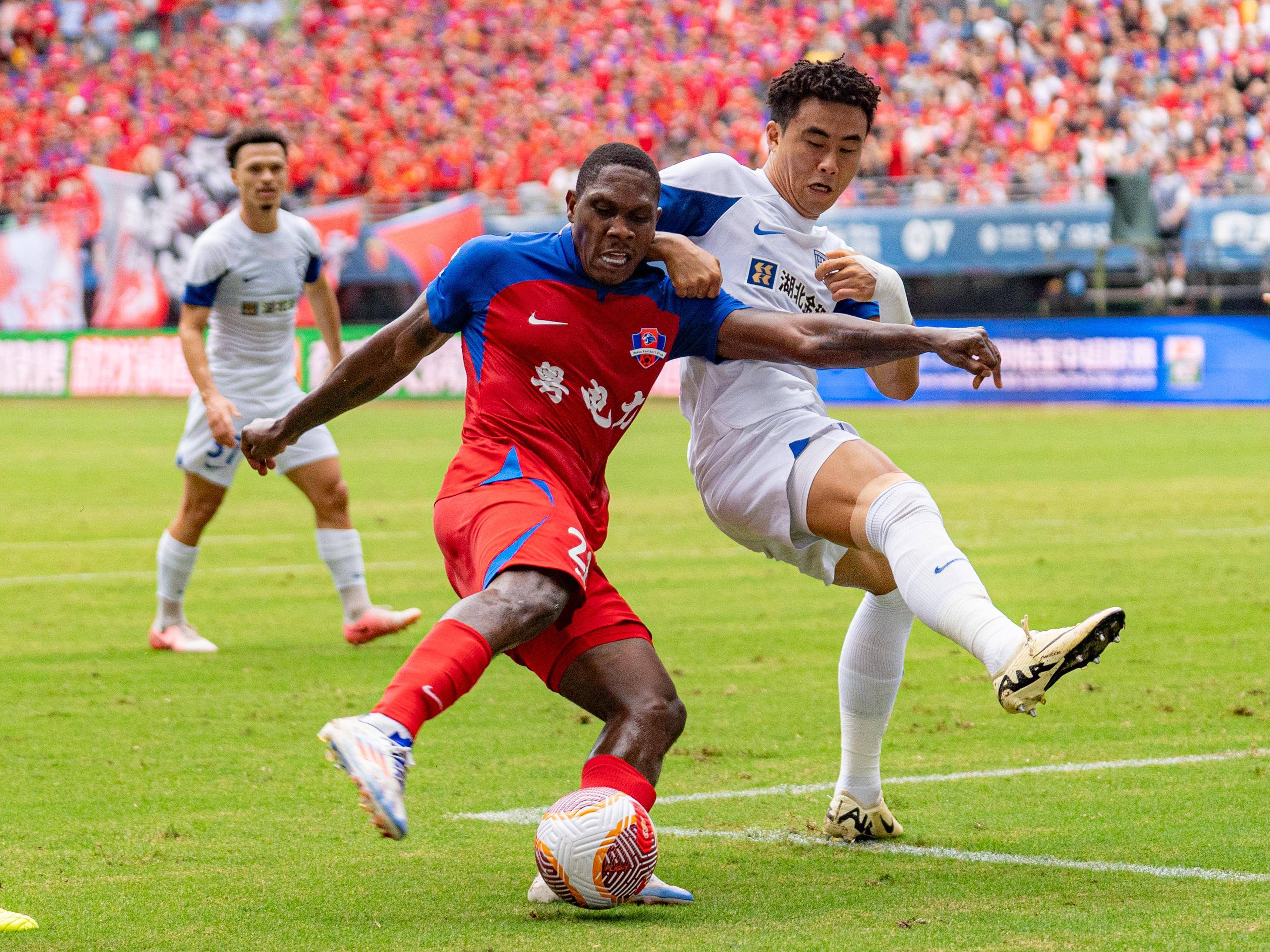 开云体育APP下载-关于中超比赛激情四射，球场上的争夺精彩纷呈的信息