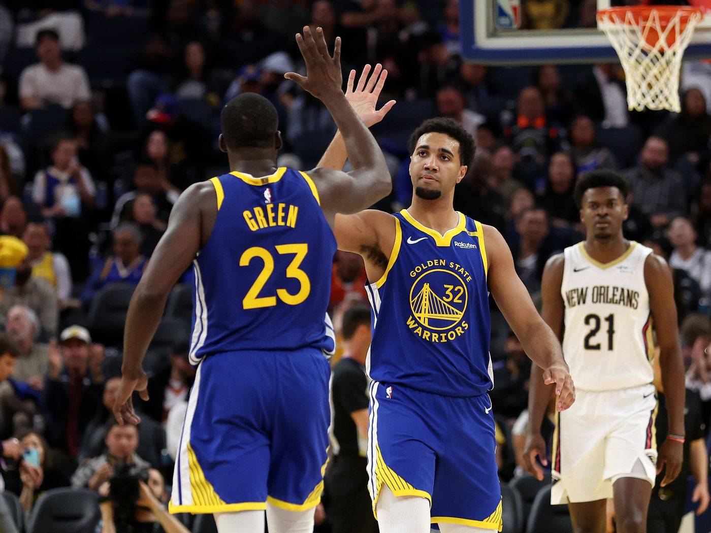 开云体育入口-热门球队强势再现，横扫强敌实现连胜