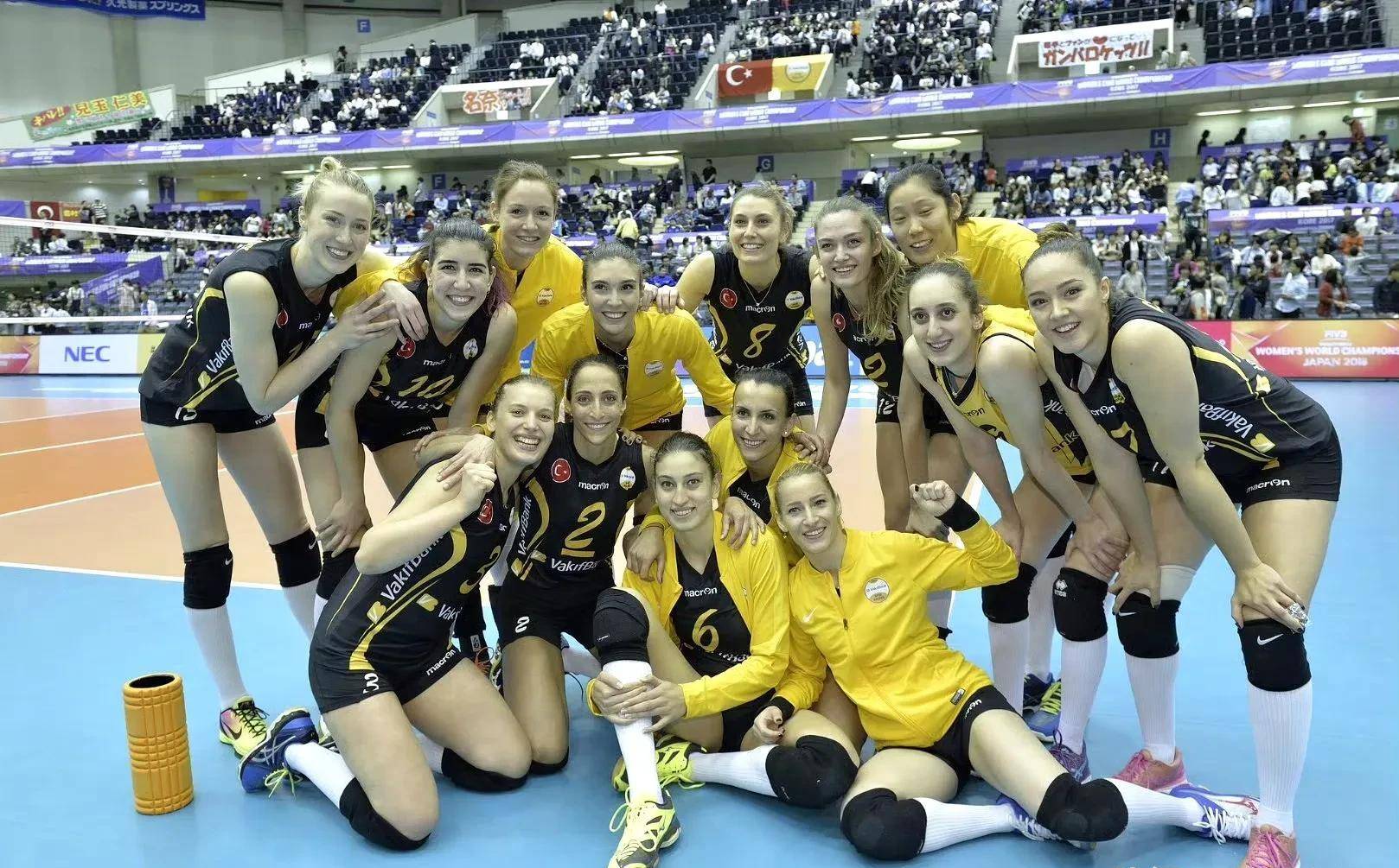 -澳大利亚女排大战巴西，收获胜利