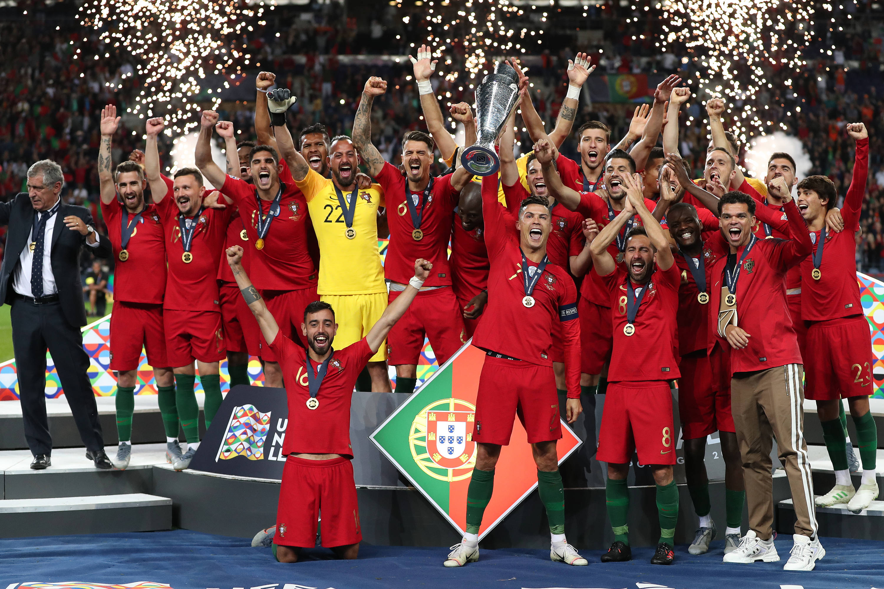 西班牙队首轮败局,无缘欧国联半决赛 西班牙队首轮败局,无缘欧国联半决赛