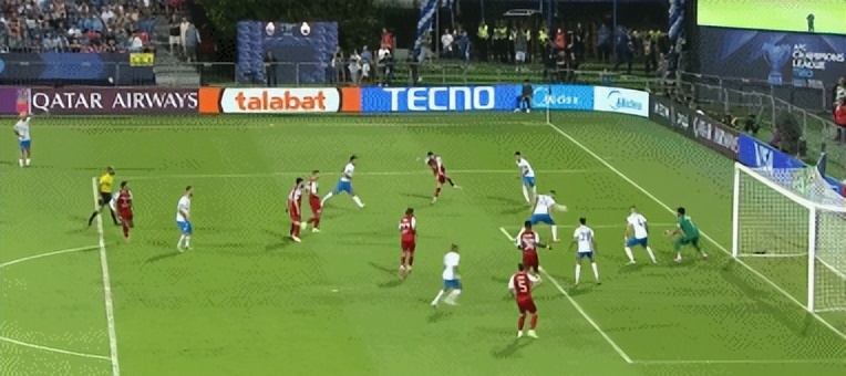 新加坡队在亚冠比赛中取得出乎意料的胜利 新加坡队在亚冠比赛中取得出乎意料的胜利