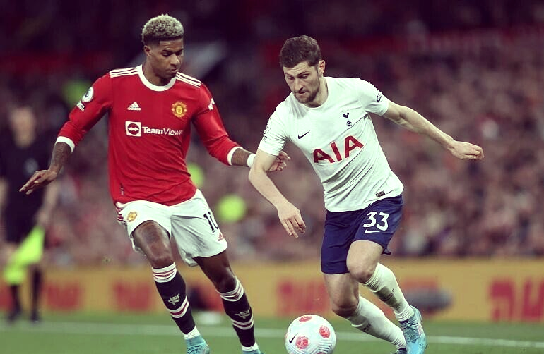 曼彻斯特联和尤文图斯的战术对决备受期待的简单介绍