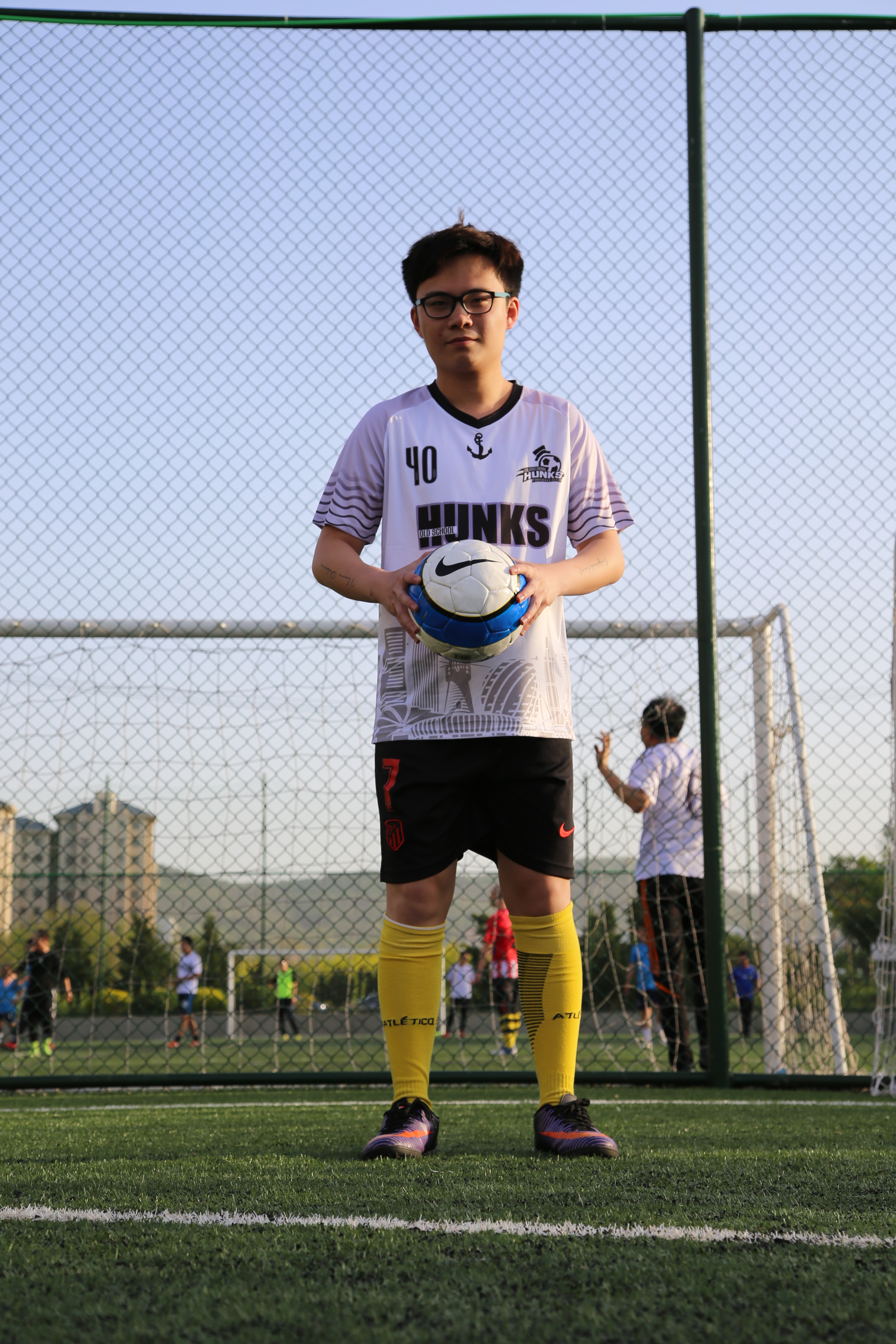 本土足球联赛球队士气高昂，球员表现出色的简单介绍