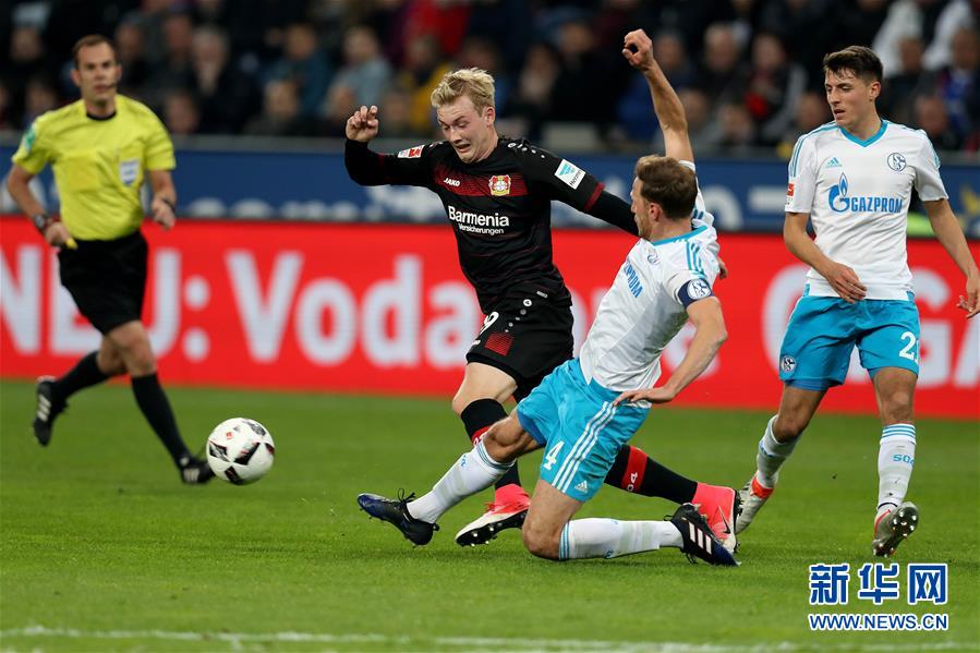 沙尔克主场不敌强敌，积分榜下滑