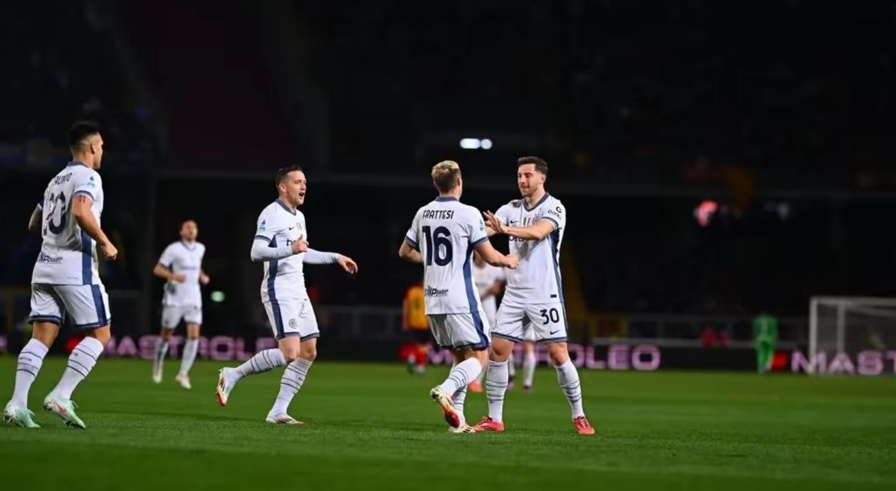 开云体育官网-意甲领头羊争相加速，国际米兰艰难领先