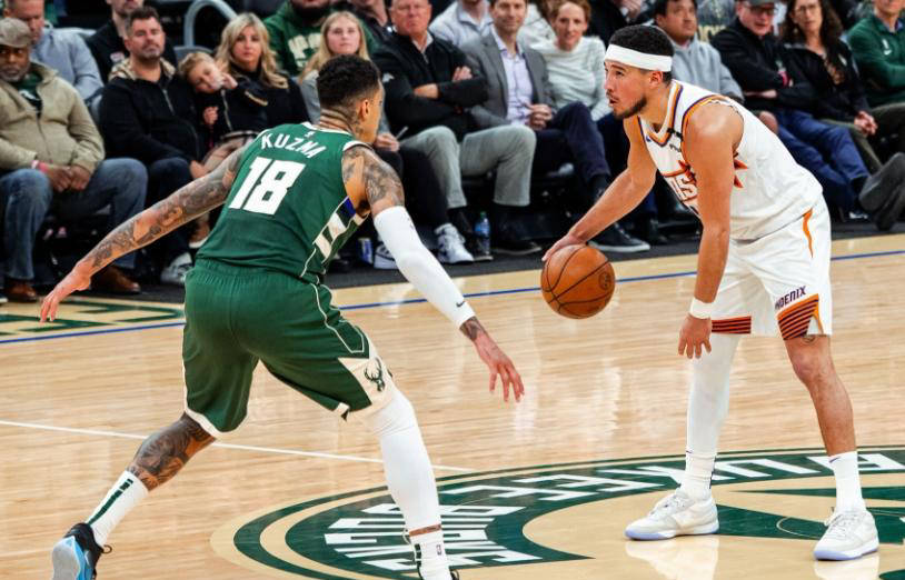 雄鹿主场大胜太阳,豪取十连胜 雄鹿主场大胜太阳,豪取十连胜