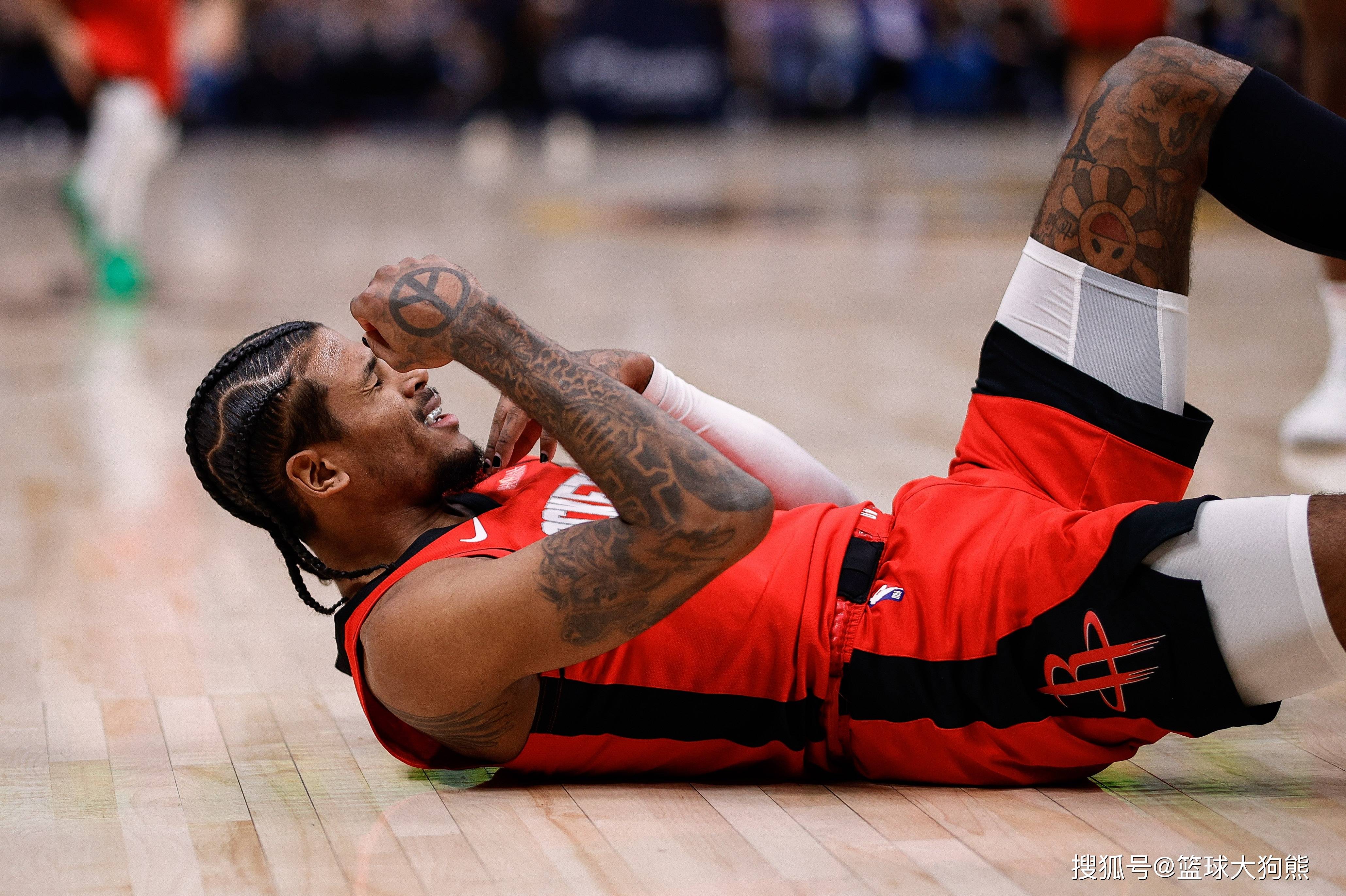 -火箭逆转雄鹿，保罗表现出色