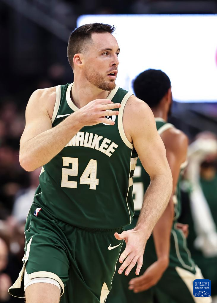 雄鹿全面压制骑士,取得胜利 雄鹿全面压制骑士,取得胜利