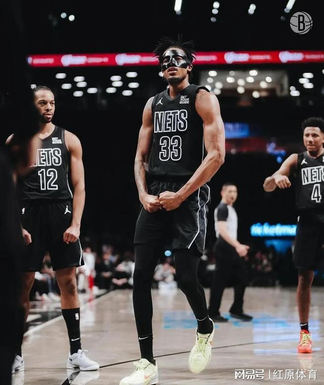 法国男篮鏖战灰熊,拉塞尔惊艳世界 法国男篮鏖战灰熊,拉塞尔惊艳世界