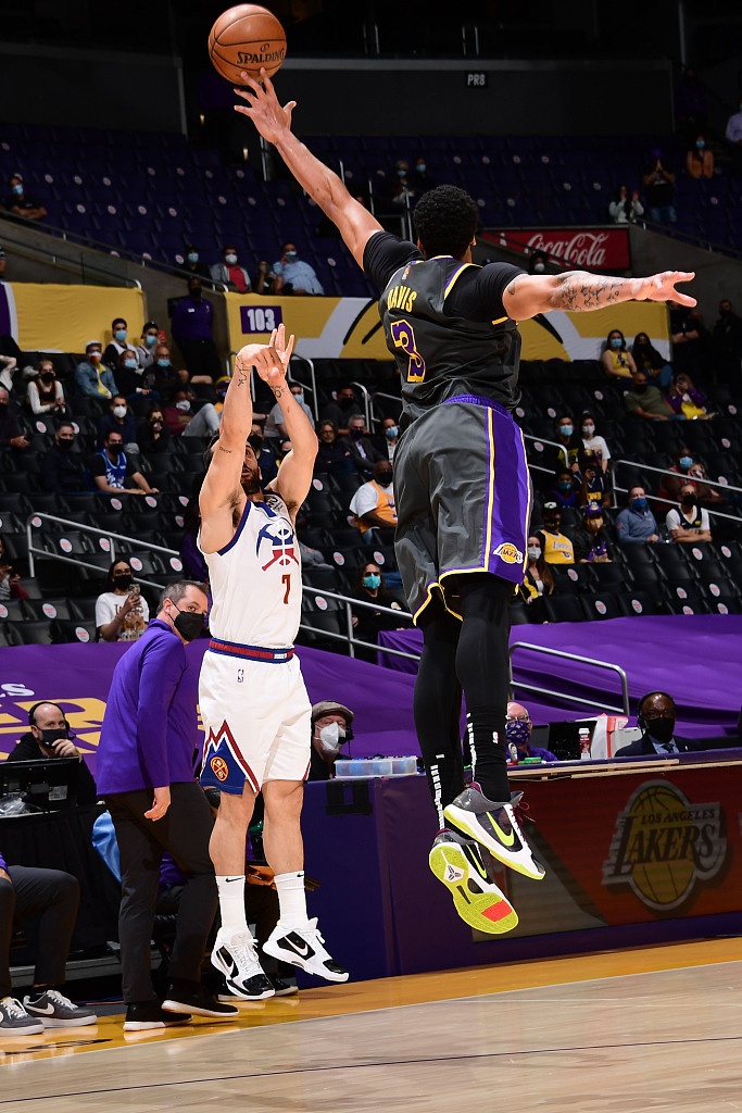 新疆队翻盘深圳队,浓眉哥关键制胜的简单介绍 新疆队翻盘深圳队,浓眉哥关键制胜的简单介绍