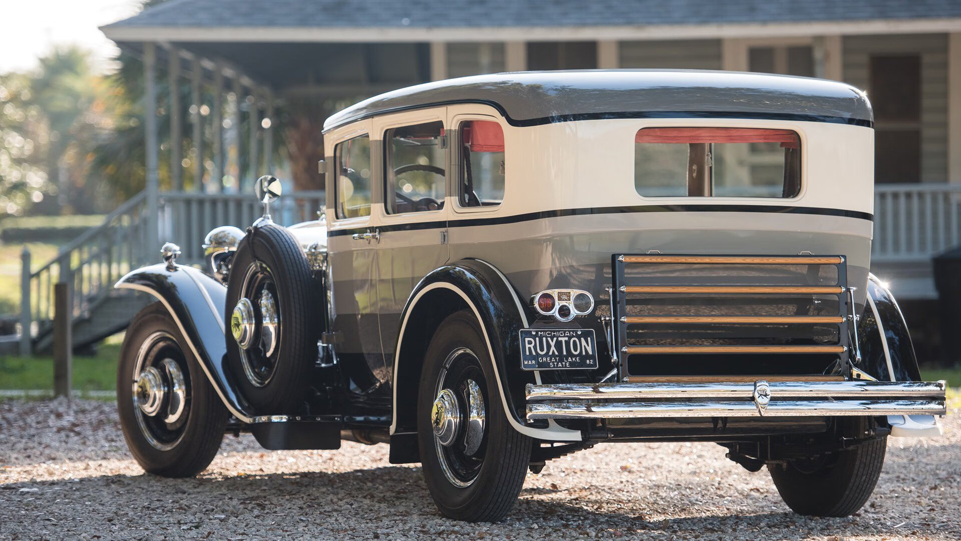 -冷门背后的战术颠覆，当武切维奇成为灰熊压制雄鹿的胜负手