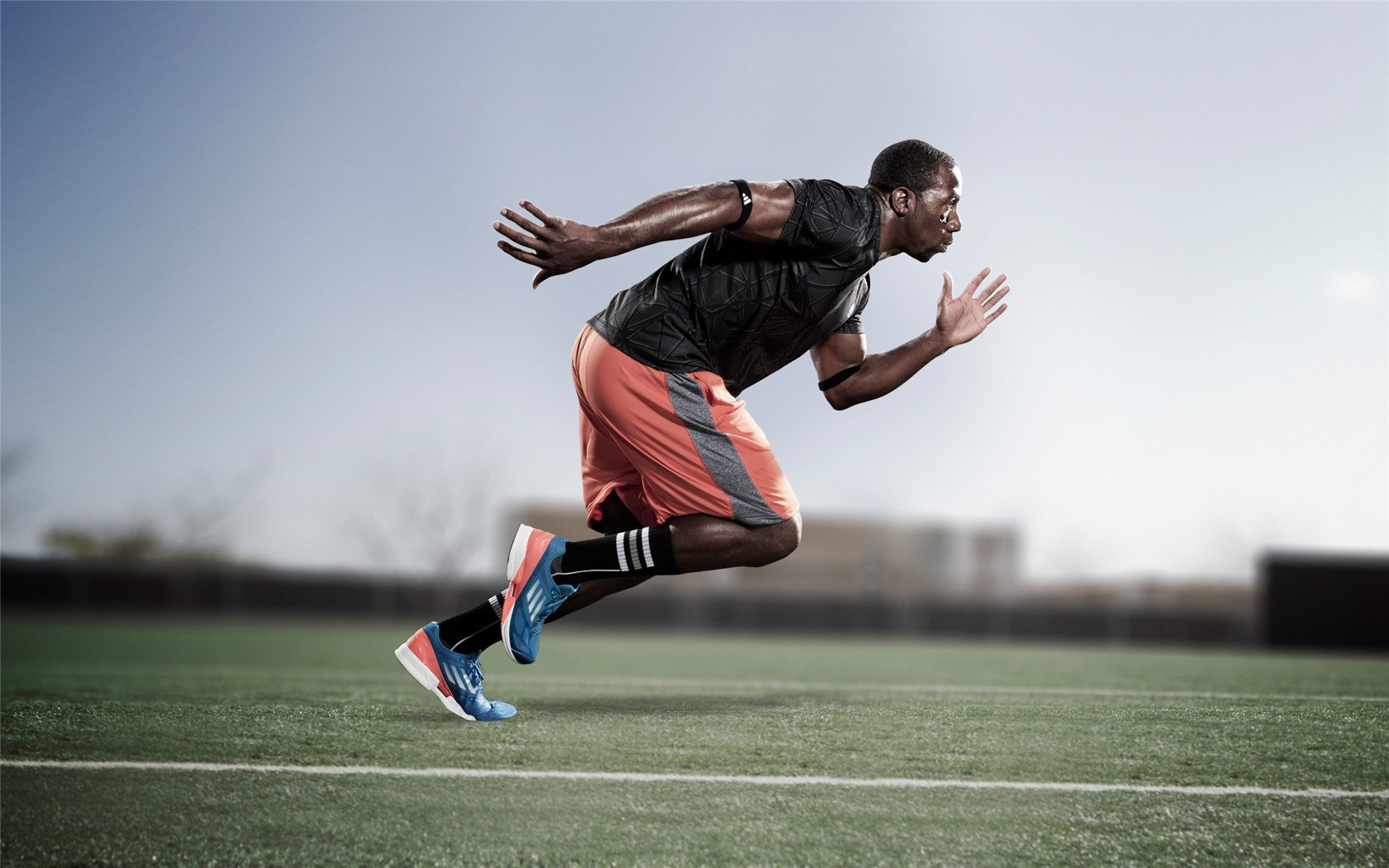 金玟哉，那尊名为个人的丰碑，倒在名为体系的洪流里