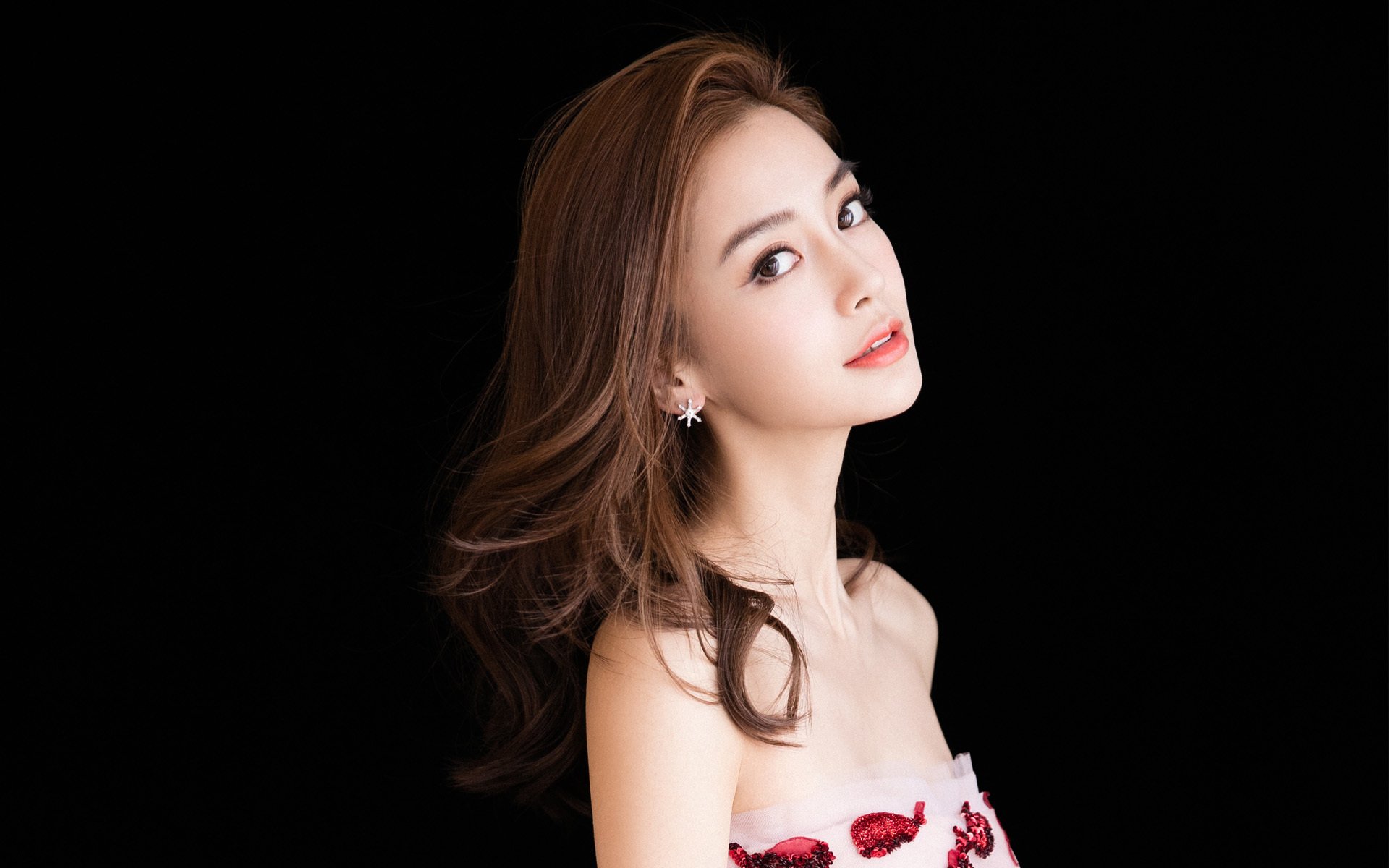 开云体育官方网站-奥利维耶，寒夜中，以肩为炬—佛罗伦萨生死战涅槃记