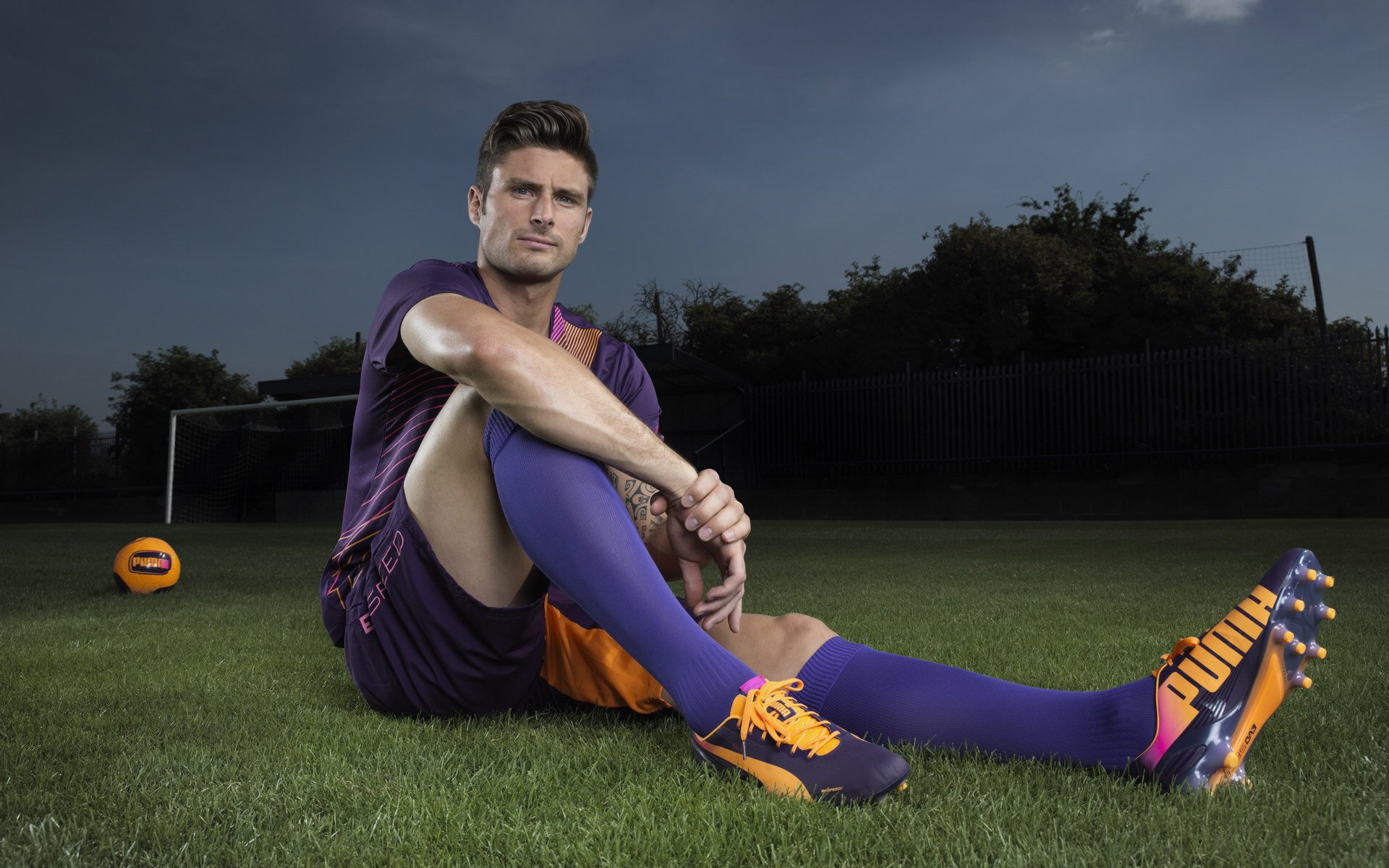 开云体育入口-引擎轰鸣与地板回响，当F1争冠悬念注入京尼之战