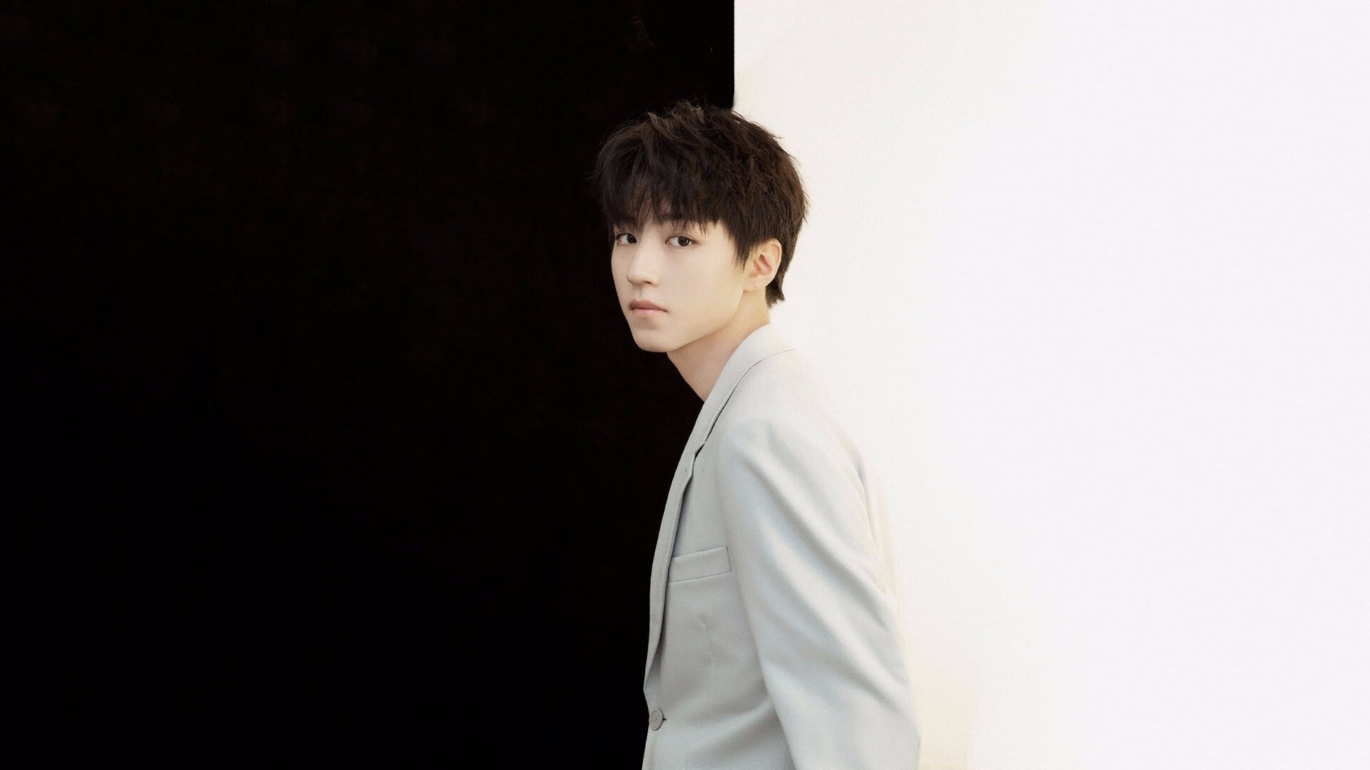 开云体育中国-鹈鹕强势晋级公牛，克莱欧冠决赛接管比赛，跨界体育的荣耀时刻