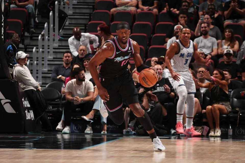 开云体育下载-伦纳德发挥堪称完美，热火横扫魔术