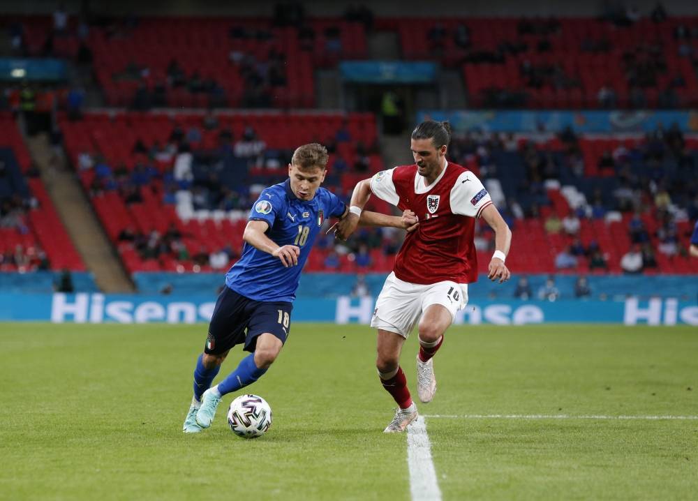 伊朗对阵巴萨，德布劳内攻防两端统治