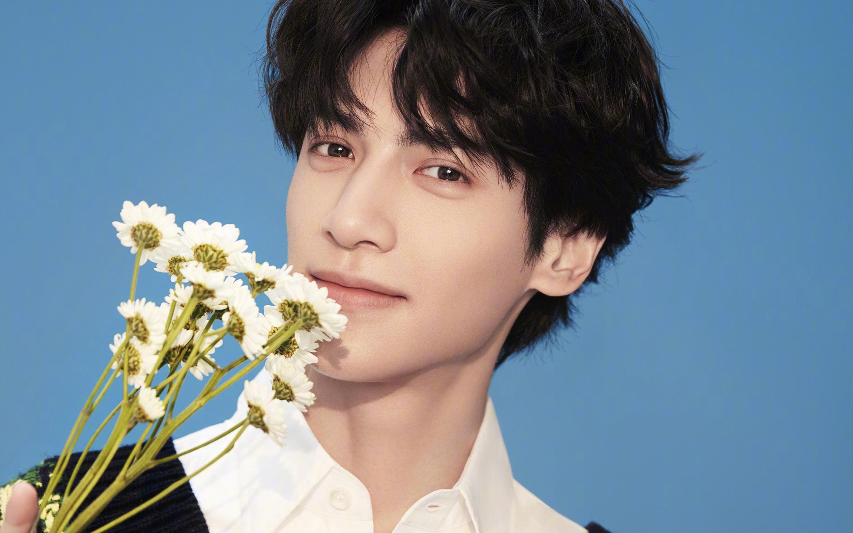 跨界双响炮，澳大利亚足球爆冷淘汰阿森纳，若日尼奥F1揭幕战上演逆袭传奇