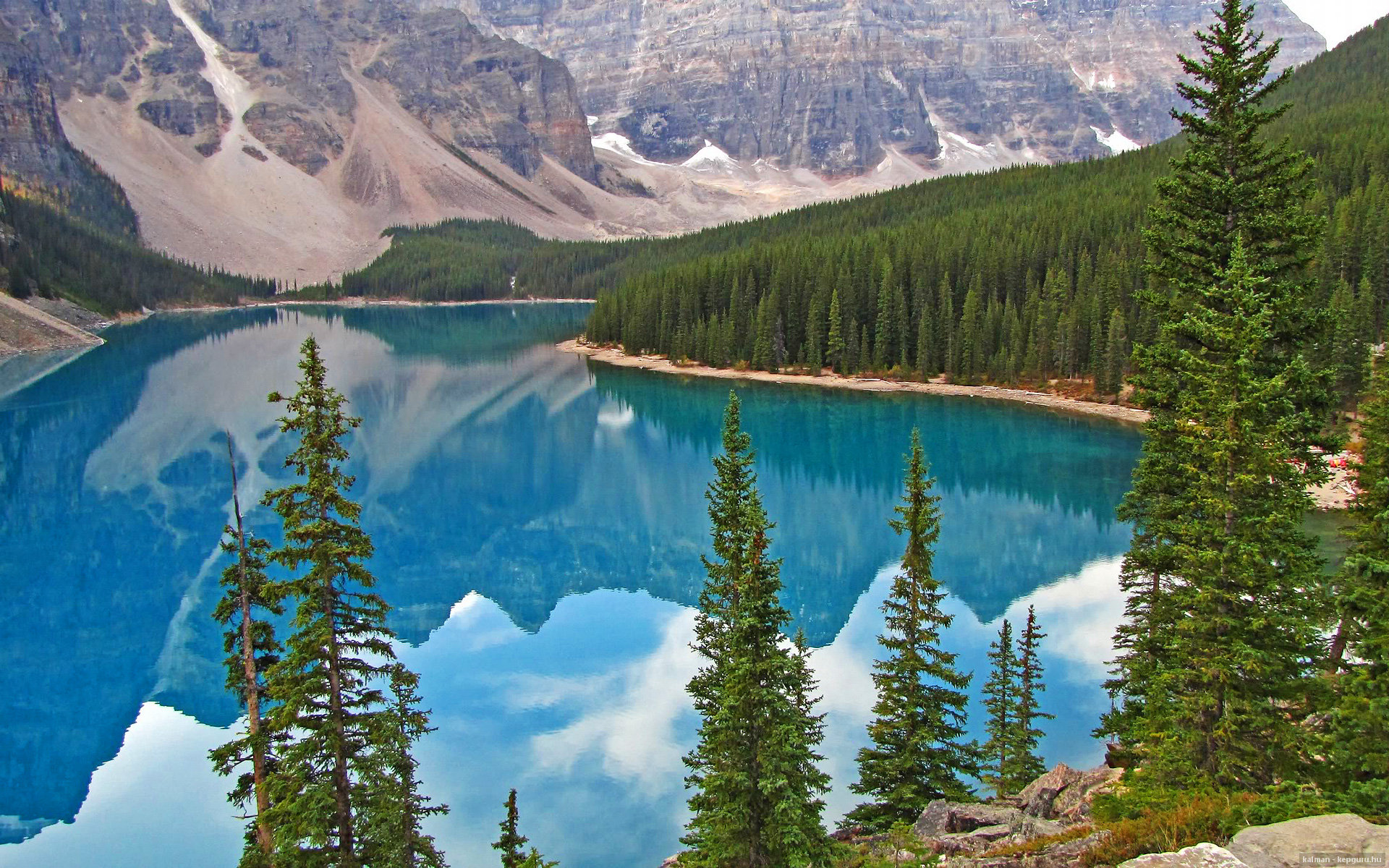 开云体育官方网站-巨星碰撞！詹姆斯绝命一剑，湖人破网记